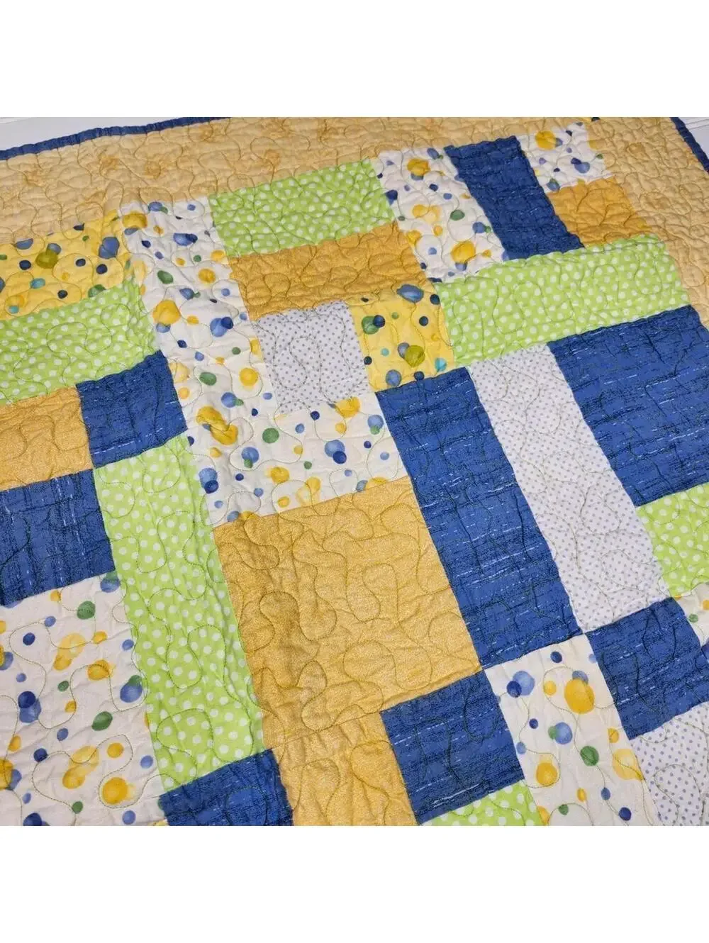 Adorable Handmade Small Quilt Yellow Blue Bubbles Machine Quilted 28 x 38 Inch